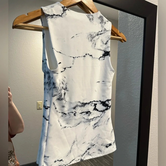 EXPRESS NWOT Body Contour High Compression Marbled High Neck XXS - Picture 6 of 9